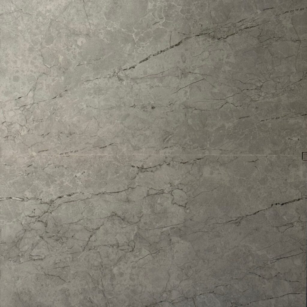 PACIFIC SILVER GRENULLA — carrelage HF Concept Lyon Saint-Priest